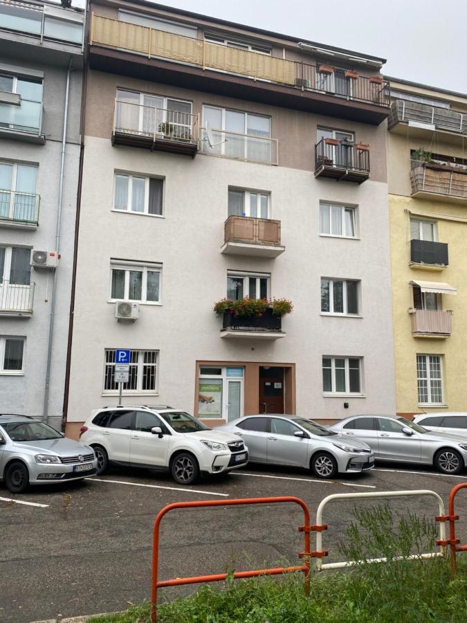 Light Room By Zoom Apartments Μπρατισλάβα Εξωτερικό φωτογραφία